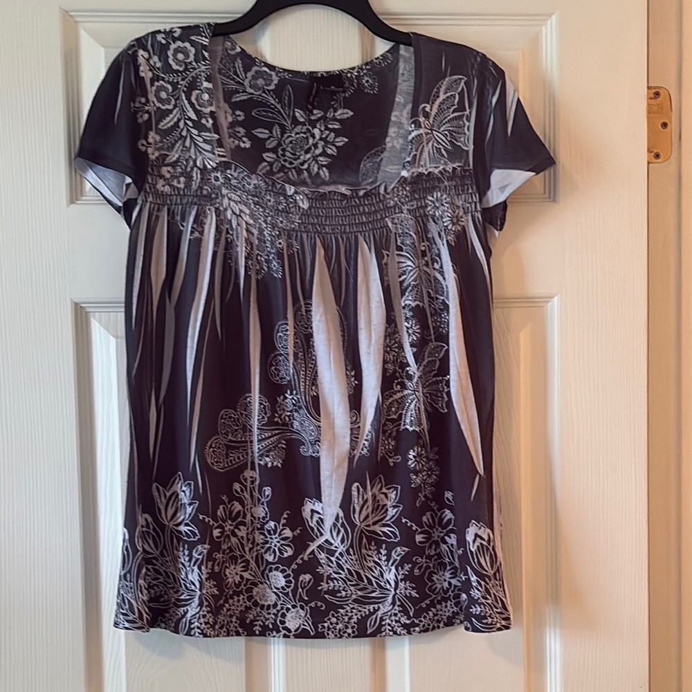 New Directions Dark Blue and White Relaxed Pleated Blouse